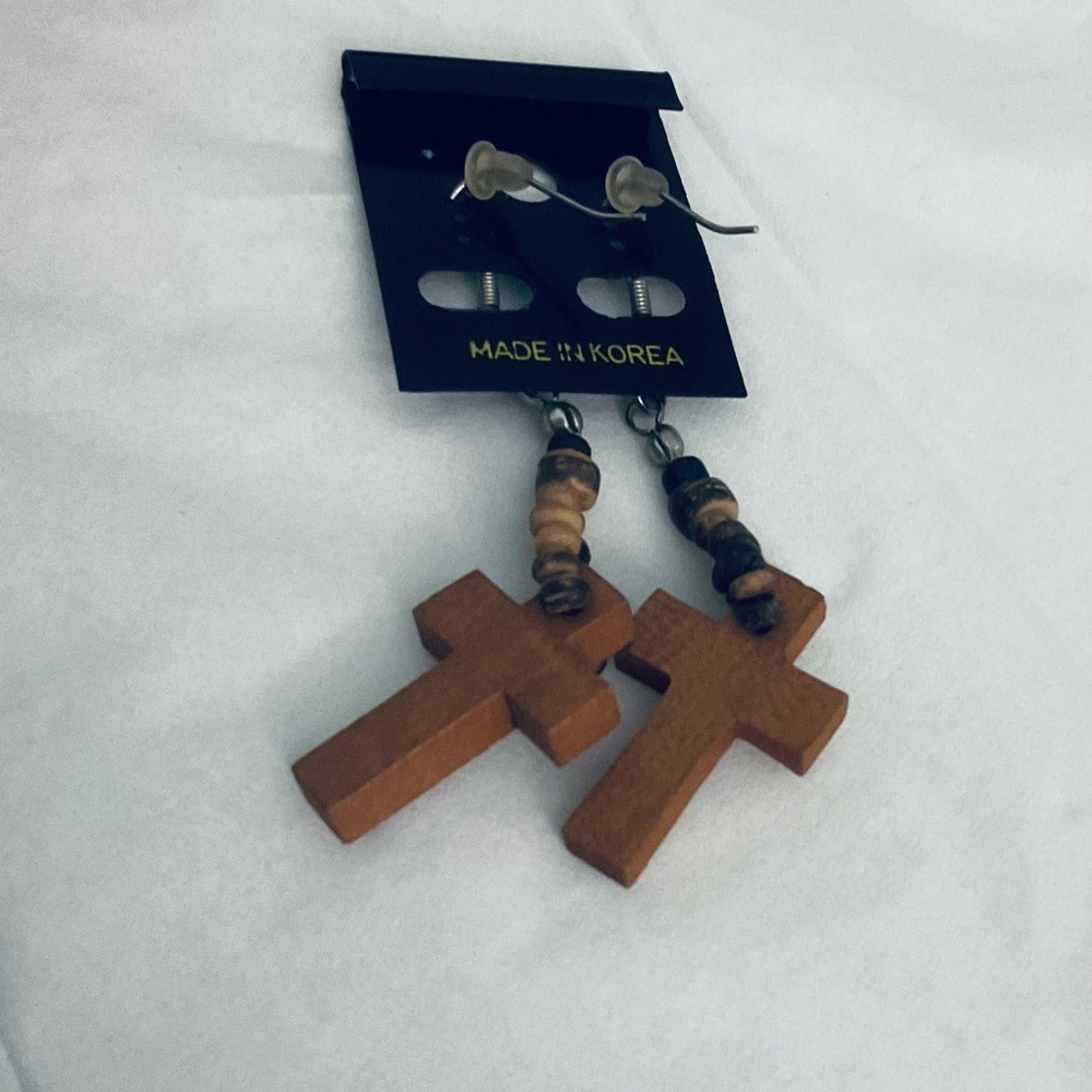 Cross Earrings Wood With Beads Fishhook/Shepherds Hook NWT Brown 2.75 inch drop - Picture 2 of 7